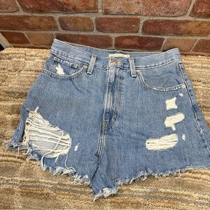 Levi’s high waisted Mom Shorts Sz 30